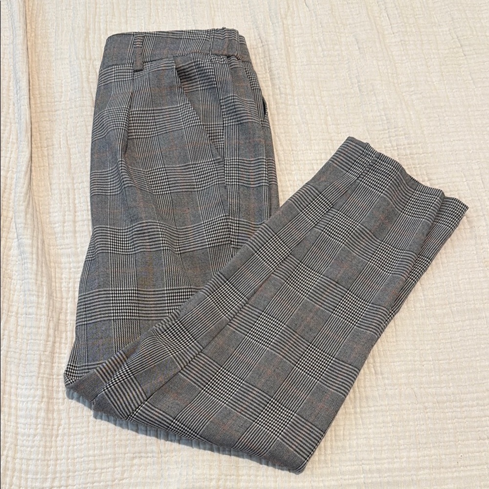 Gray Dress Pants with Tailored Fit and Subtle Plaid